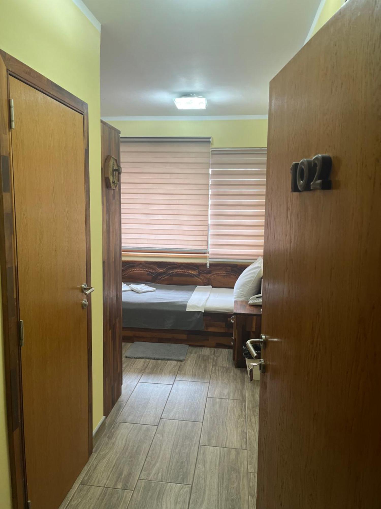 Hotel "Vir" Velika Plana Ngoại thất bức ảnh